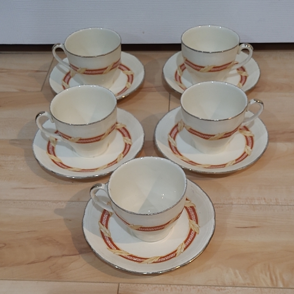 5 Vintage Alfred Meakin Royal Marigold Lenora Cups And Saucers